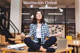 profisional en la oficina o estudiente en la escuela en meditación onlineImagem
